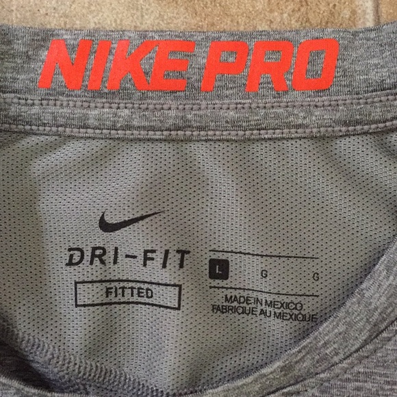 Nike fitted top, kids large, grey with orange logo - Picture 2 of 3